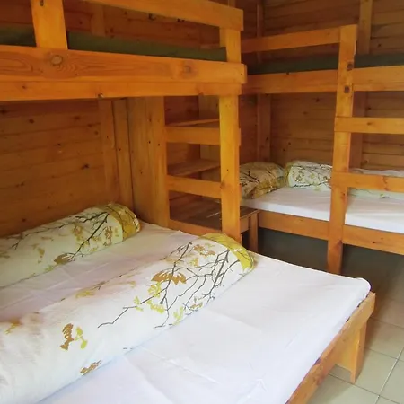 Nyirfaliget Lovaskemping Es Turistahaz Nyíregyháza