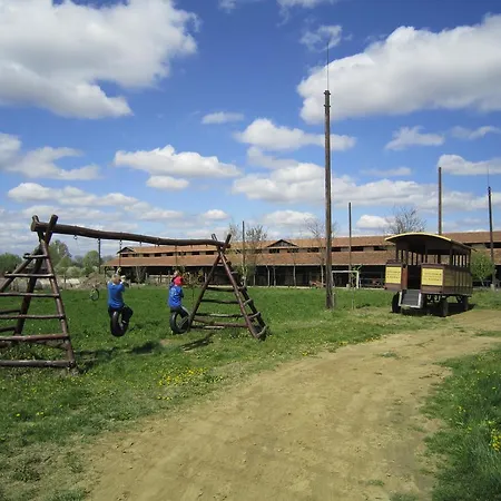 Nyirfaliget Lovaskemping Es Turistahaz * Nyíregyháza