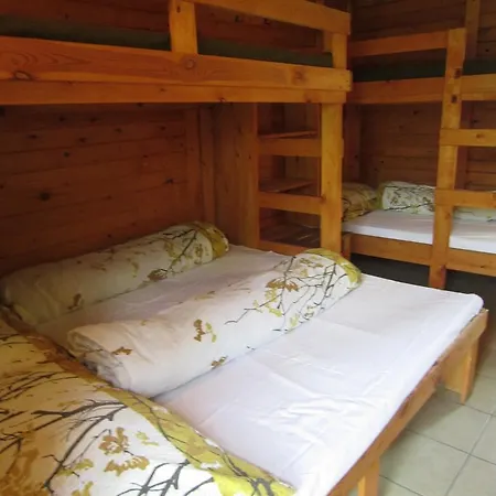 Nyirfaliget Lovaskemping Es Turistahaz Camping Nyíregyháza