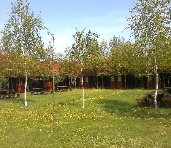 Nyirfaliget Lovaskemping Es Turistahaz * Nyíregyháza